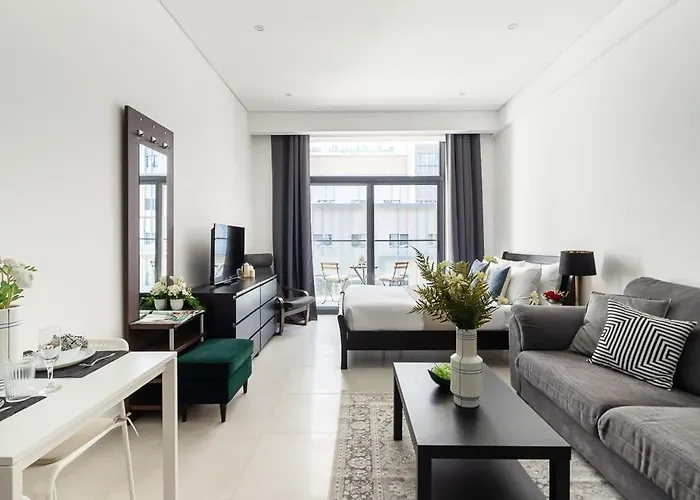 Frank Porter - Divine Residences