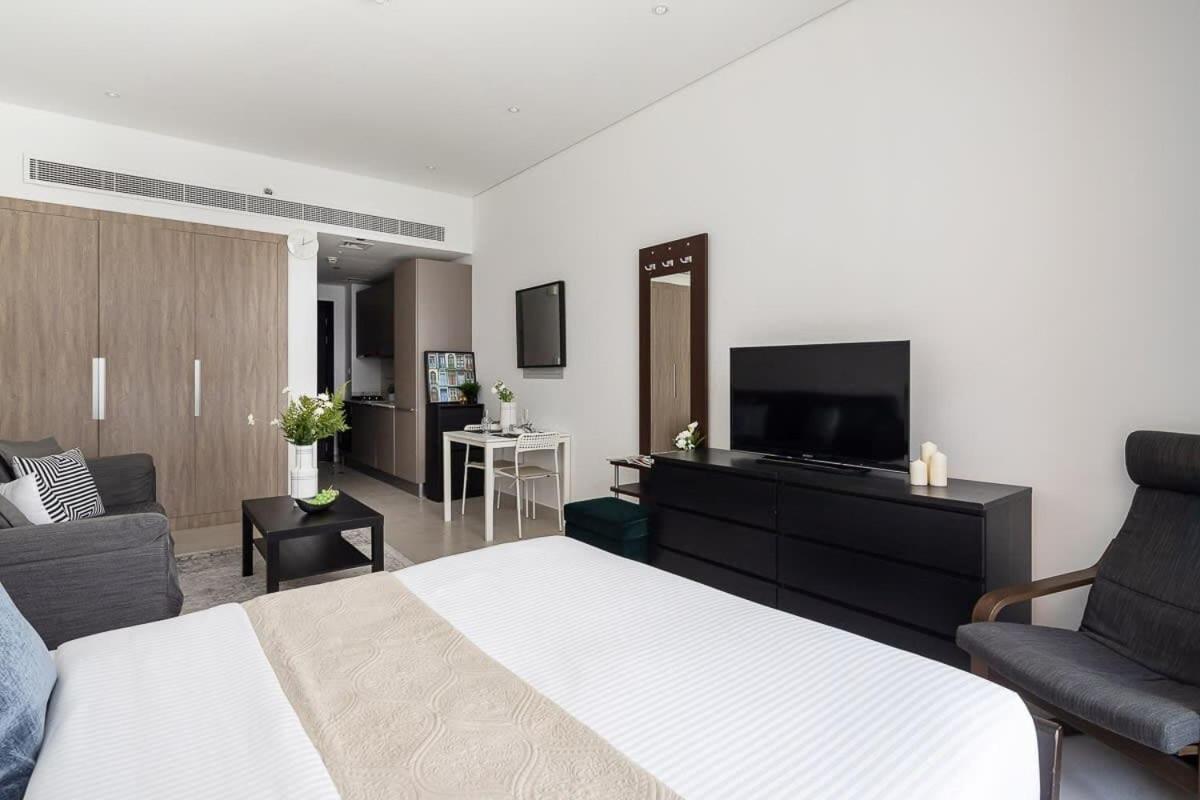Frank Porter - Divine Residences * Dubai